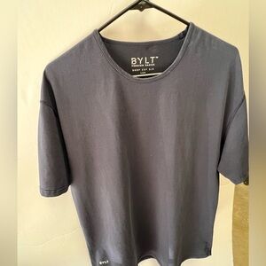 BYLT MEN’S PREMIUM BASICS DROP CUT S/S 
LUX SHIRT. NAVY BLUE SIZE XL